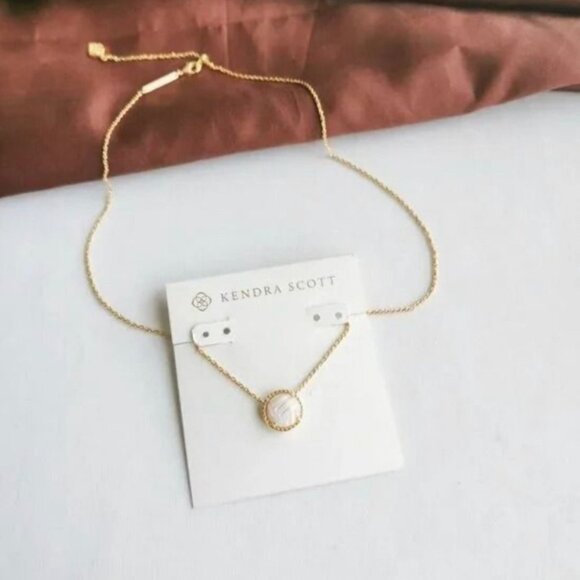 Kendra Scott Volleyball Gold White Mother-of-Pearl Necklace - Picture 2 of 2
